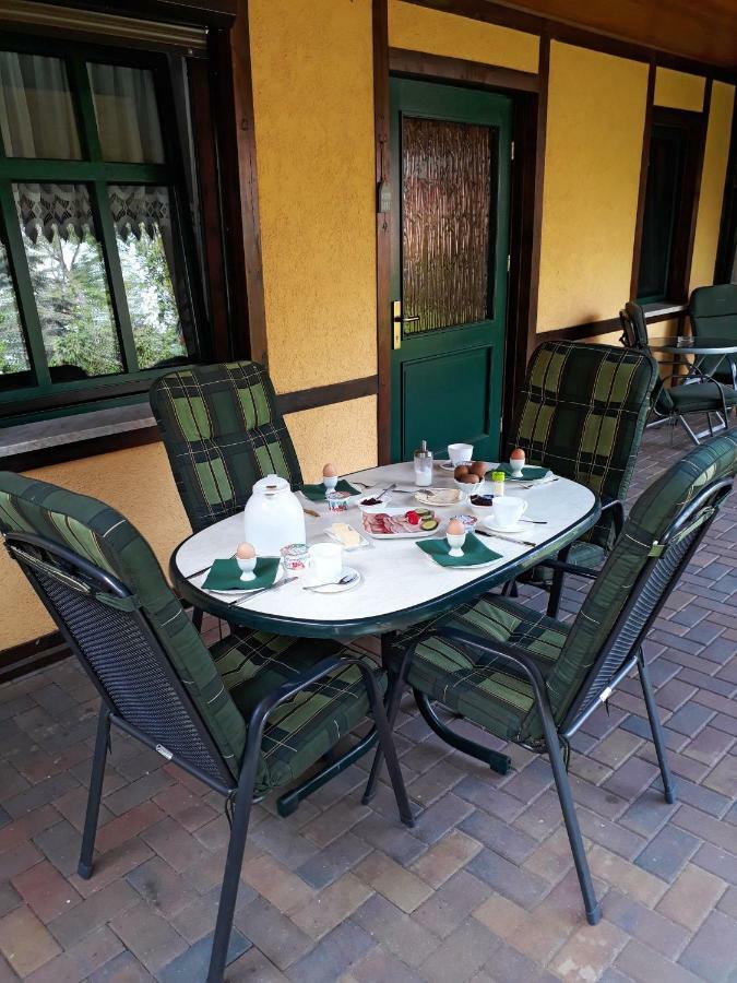 Pension Zum Weissen Hirsch Reitwein Екстер'єр фото